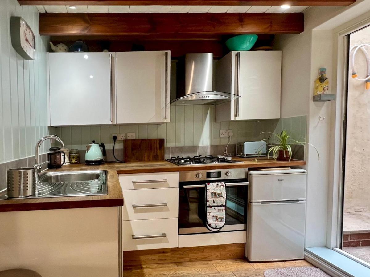 Pass The Keys 64 Church Street Characterful 2-Bed Cottage In The Heart Of Town Kingsbridge  Ngoại thất bức ảnh