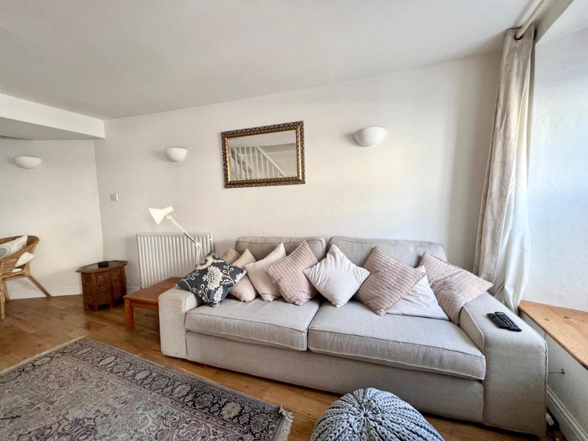 Pass The Keys 64 Church Street Characterful 2-Bed Cottage In The Heart Of Town Kingsbridge  Ngoại thất bức ảnh