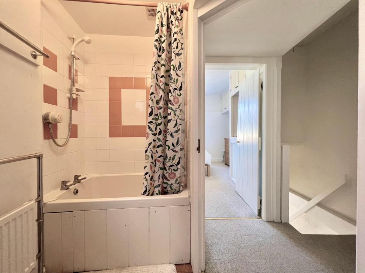 Pass The Keys 64 Church Street Characterful 2-Bed Cottage In The Heart Of Town Kingsbridge  Ngoại thất bức ảnh
